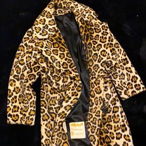 Vintage leapard fur coat. (SOLD)